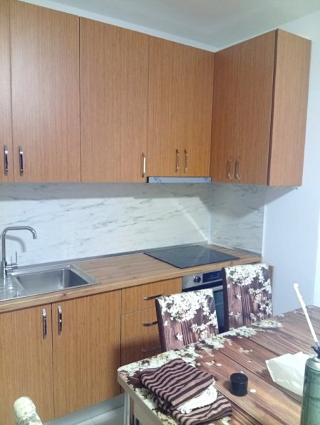 Jepet me Qera Apartamenti 1+1 ne 5 Maji, Kati 3, 65 m² 300 €uro