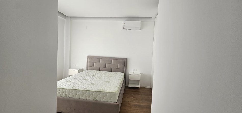 Tirane, jepet me qera apartament 3+1+Aneks+Ballkon , 105 m² 550 € 