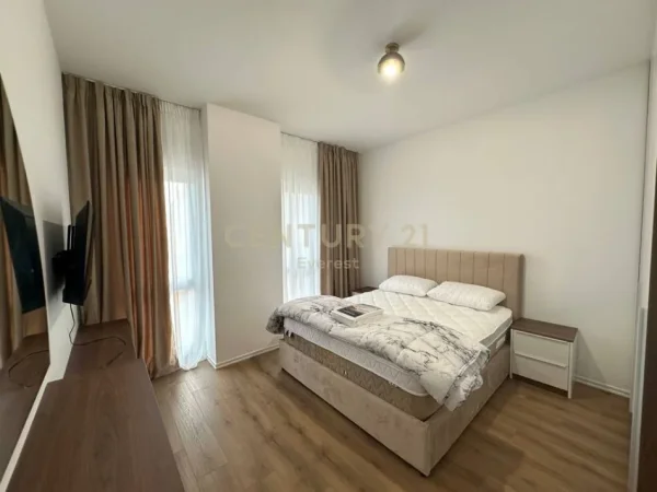 Tirane, jepet me qera apartament 2+1 Kati 8, 77 m² 1.000 € (ZOGU I ZI)