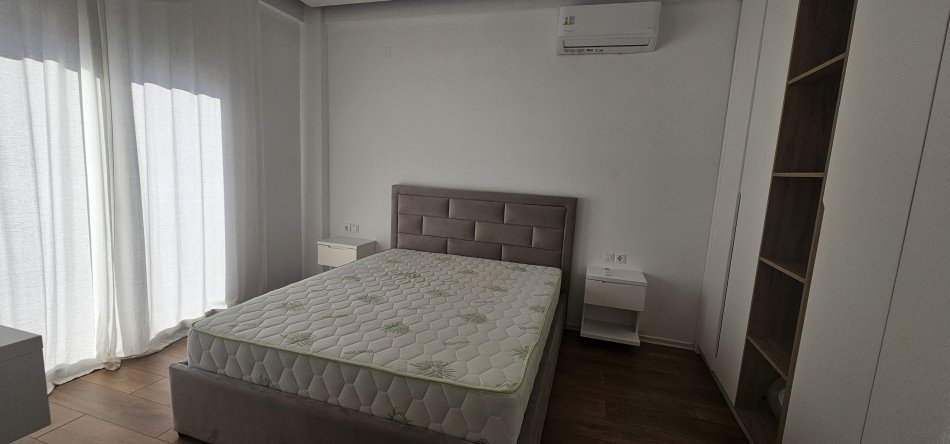 Tirane, jepet me qera apartament 3+1+Aneks+Ballkon , 105 m² 550 € 