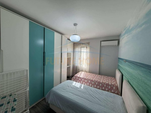 Tirane, jepet me qera apartament 2+1 Kati 3, 105 m² 850 € (Fresk,)