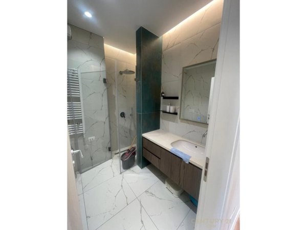 Tirane, jepet me qera apartament 2+1 Kati 7, 90 m² 900 € 