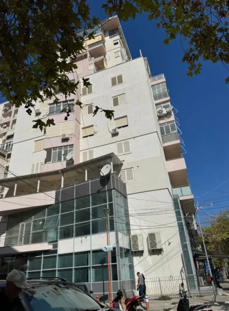 Tirane, shitet ambjent biznesi , 200 m² 200.000 € (Durrës)
