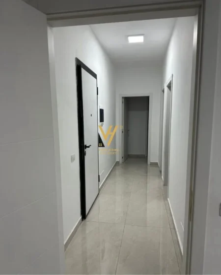 Tirane, jepet me qera apartament 2+1+Ballkon Kati 3, 103 m² 600 € (PASKUQAN)