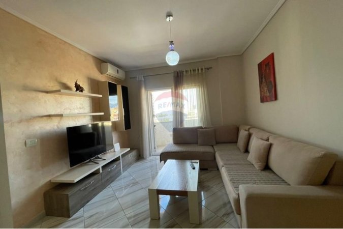 Tirane, jepet me qera apartament 2+1+Ballkon , 95 m² 750 € (Myslym Shyri)