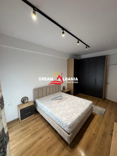 Tirane, jepet me qera apartament 1+1 , 60 m² 550 € (Ali Demi)