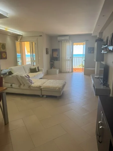 Tirane, shitet apartament 2+1 , 150 m² 300.000 € (Qerret)