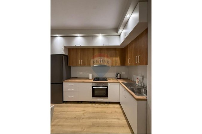 Tirane, jepet me qera apartament 1+1+Ballkon , 75 m² 550 € (Astir)