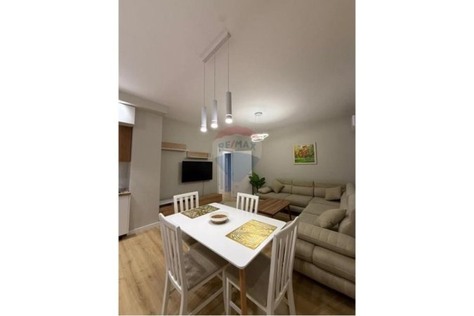 Tirane, jepet me qera apartament 1+1+Ballkon , 75 m² 550 € (Astir)