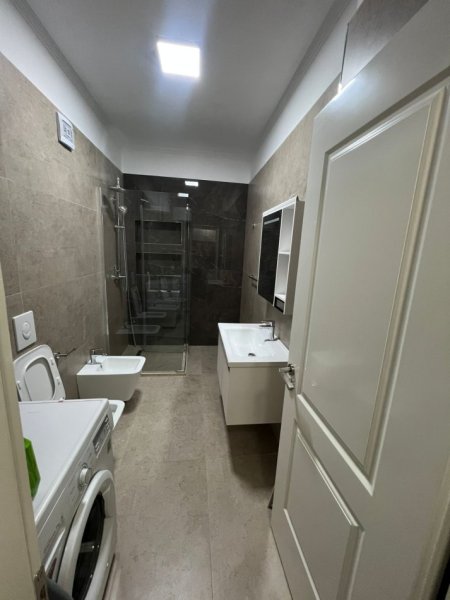 Tirane, jepet me qera apartament 1+1 , 73 m² 600 € (Delijorgji)