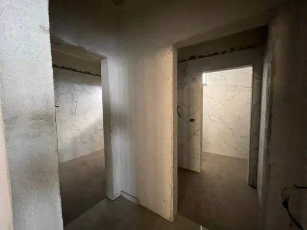 Tirane, jepet me qera ambjent biznesi Kati 1, 1.100 m² 12.000 € 