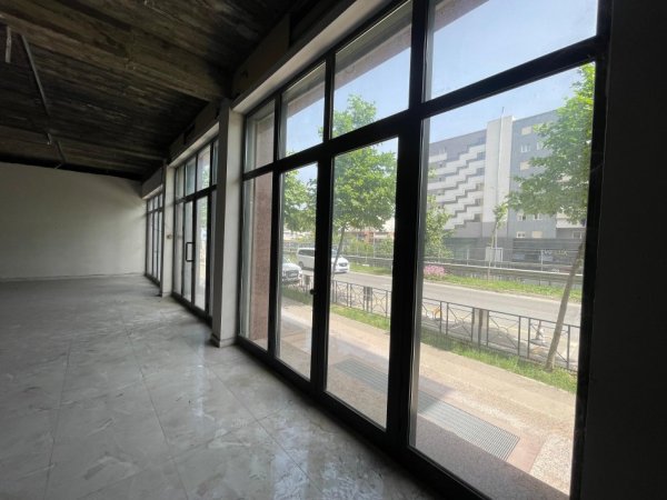 Tirane, jepet me qera ambjent biznesi Kati 1, 1.100 m² 12.000 € 