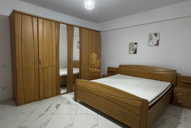 Tirane, jepet me qera shtepi 1+1+Ballkon Kati 1, 50 m² 430 € (Prane Kupoles)