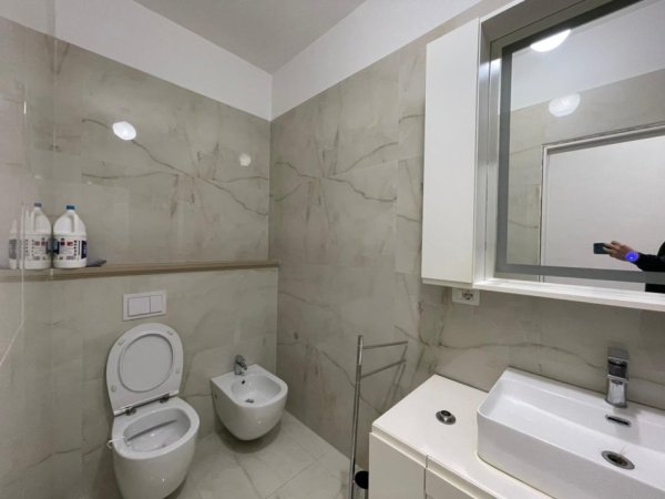 Tirane, jepet me qera apartament 2+1 Kati 0, 108 m² 600 € (Kodra e Diellit.)