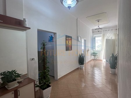 Durres, shitet apartament 3+1 Kati 2, 131 m² 155.000 € 