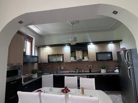 Durres, shitet apartament 3+1 Kati 2, 131 m² 155.000 € 