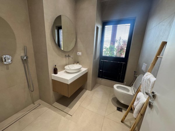 Tirane, shitet apartament 1+1 Kati 2, 70 m² 210.000 € (Rruga e kavajës)