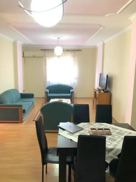 Tirane, jepet me qera apartament 2+1+Ballkon Kati 3, 100 m² 370 € (Rruga Jordan Misja , te shinat)