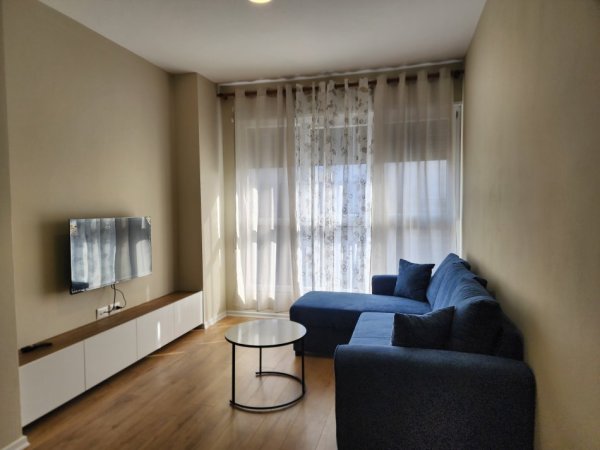 Tirane, jepet me qera apartament 1+1 Kati 9, 59 m² 550 € (Trio Tower)