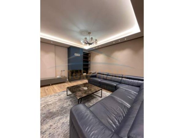 Tirane, jepet me qera apartament duplex 2+1+BLK Kati 0, 210 m² 1.400 Euro (Liqeni i Thate)