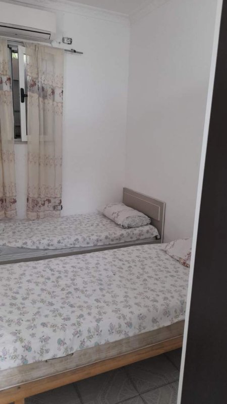 Tirane, jepet me qera shtepi 1+1 Kati 1, 40 m² 30.000 Leke (Rruga Marubi)