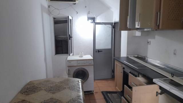 Tirane, jepet me qera apartament 1+1 Kati 0, 42 m² 30.000 Leke (Spitali,Laprake)
