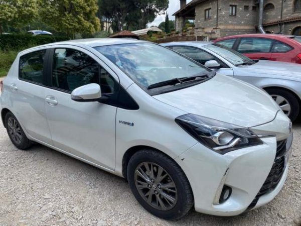 Tirane, shes makine Toyota Yaris Viti 2018, 14.000 Euro