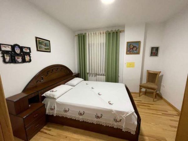 Tirane, shitet apartament 4+1+BLK Kati 3, 230 m² 210.000 Euro (Bulevardi BLu)