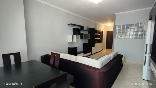 Tirane, jepet me qera apartament 1+1+BLK Kati 5, 89 m² 550 Euro (Sheshi Willson)