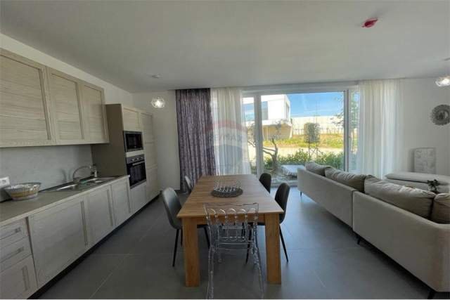 Shqiperi, jepet me qera apartament duplex 3+1+BLK Kati 2, 160 m² 1.600 Euro (Rruga Peti)