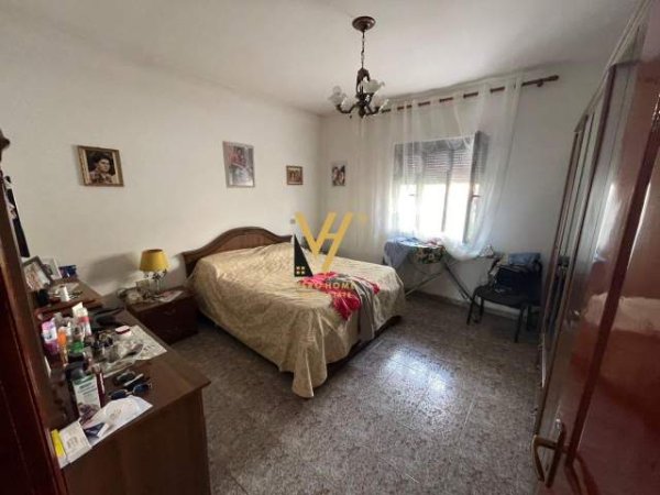 Tirane, shitet Vile 5+1+A Kati 0, 353 m² 300.000 Euro (selite)