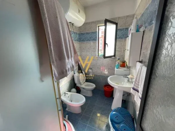 Tirane, shitet Vile 5+1+A Kati 0, 353 m² 420.000 Euro (selite)