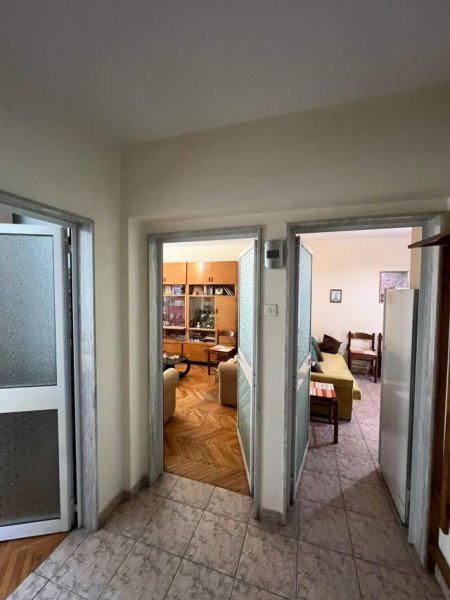 Tirane, jepet me qera apartament 2+1 Kati 2, 80 m² 40.000 Leke (qender)