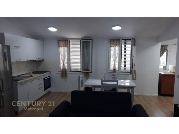 Tirane, jepet me qera apartament 1+1 Kati 7, 60 m² 370 Euro (Xhamia e Tabakeve, Rruga e Elbasanit)