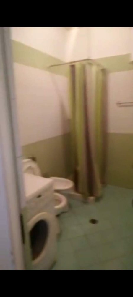 Tirane, jepet me qera apartament 3+1 Kati 7, 146 m² 400 Euro (bulevardi i migjenit)