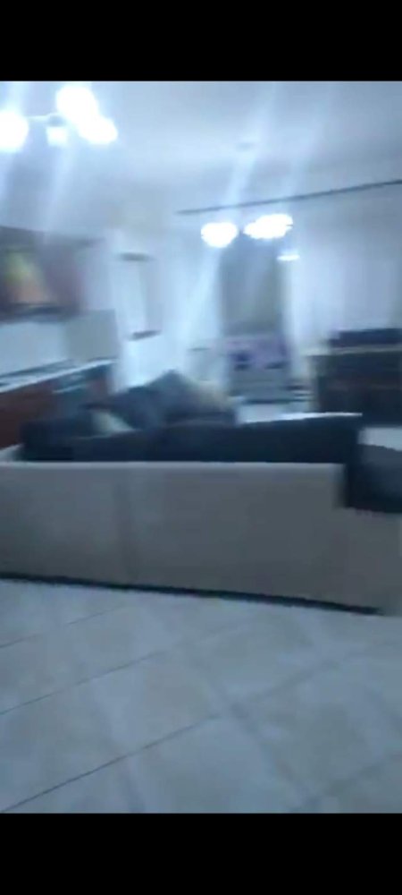 Tirane, jepet me qera apartament 3+1 Kati 7, 146 m² 400 Euro (bulevardi i migjenit)