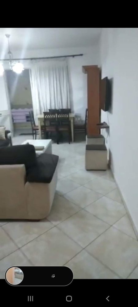 Tirane, jepet me qera apartament 3+1 Kati 7, 146 m² 400 Euro (bulevardi i migjenit)