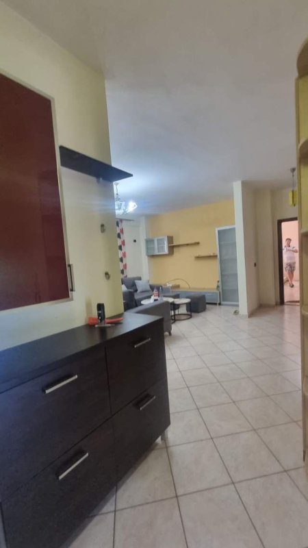 Tirane, jap me qera apartament 2+1+BLK Kati 2, 130 m² 600 Euro (Garda)