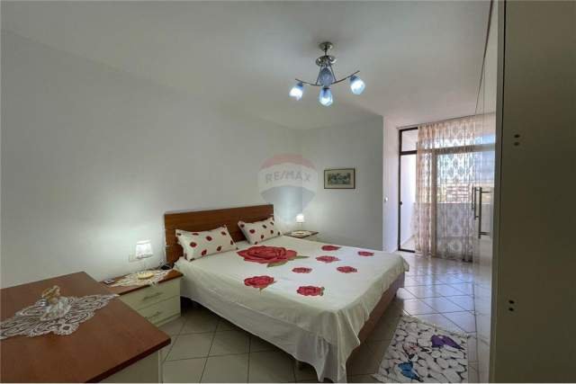 Tirane, jepet me qera apartament 1+1+BLK Kati 6, 75 m² 40.000 Leke (Rruga e Kavajes)