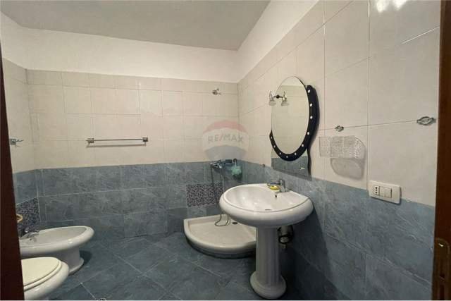 Tirane, jepet me qera apartament 1+1+BLK Kati 6, 75 m² 40.000 Leke (Rruga e Kavajes)