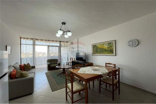 Tirane, jepet me qera apartament 1+1+BLK Kati 6, 75 m² 40.000 Leke (Rruga e Kavajes)
