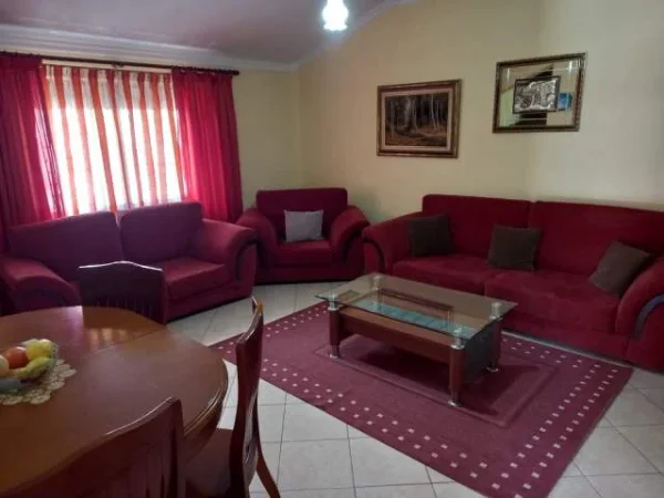 Tirane, jepet me qera apartament 2+1 Kati 3, 100 m² 450 Euro (Rruga e Kavajes)