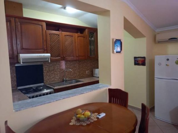 Tirane, jepet me qera apartament 2+1 Kati 3, 100 m² 450 Euro (Rruga e Kavajes)