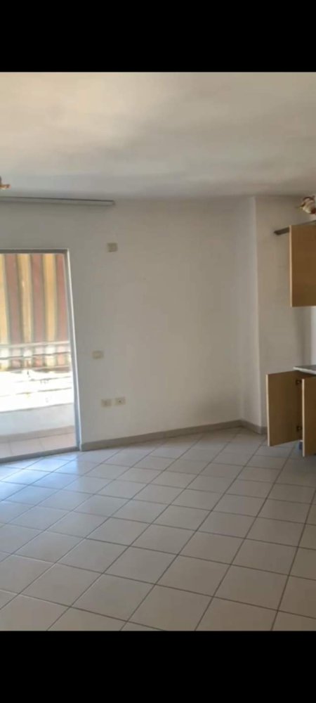 Tirane, jepet me qera apartament 2+1 Kati 6, 104 m² 380 Euro (rruga tish dahia)