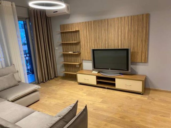 Tirane, shitet apartament 2+1 Kati 10, 90 m² 155.000 Euro (Komuna e Parisit)
