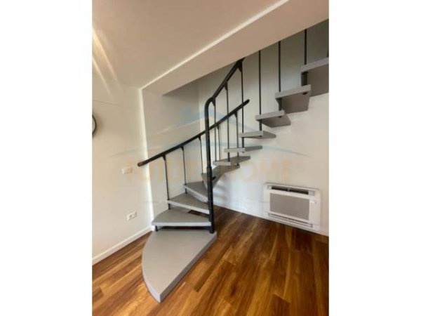 Tirane, jepet me qera apartament duplex Dublex Kati 7, 120 m² 1.000 Euro (Qender)