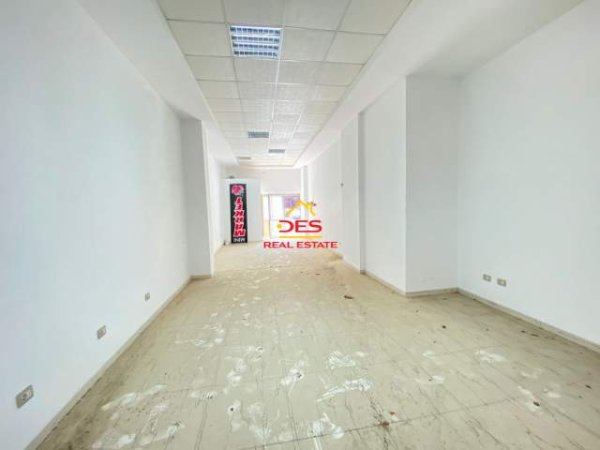 Vlore, shitet dyqan Kati 0, 55 m² 55.000 Euro (Rruga Gje4rgj Arianiti,Vlore)