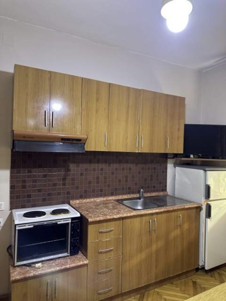 Tirane, jepet me qera garsonier Kati 4, 30 m² 290 Euro (myslym shyri)