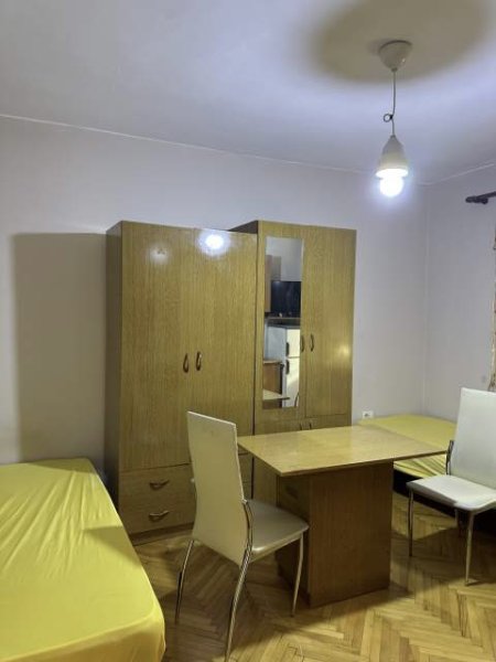 Tirane, jepet me qera garsonier Kati 4, 30 m² 290 Euro (myslym shyri)