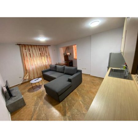 Tirane, jepet me qera apartament 1+1+A+BLK Kati 2, 50 m²  (Ngjit me shkollen vasil shanto kati 2 buze rruges)